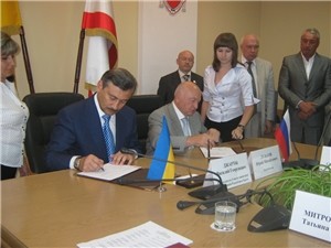 Лужков в Крыму: 