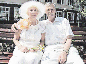 Встретились через 50 лет, чтобы наконец пожениться