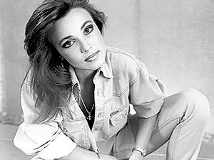 На памятник Татьяне Снежиной нашли денег у ее родителей