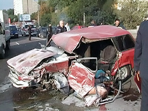 Возле Кирилловской церкви «Жигули» врезались в «Хонду»