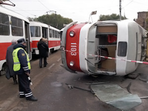 Одесский трамвай задавил водителя «Таврии»