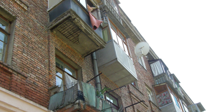 В Харькове две тысячи аварийных балконов
