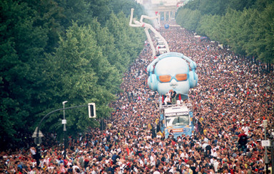 В Германии скорбят о погибших на фестивале Love Parade
