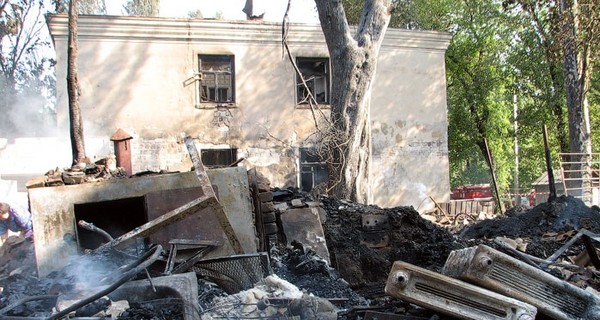 Пожар на Донетчине уничтожил два дома и оставил 10 семей без крыши над головой