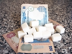 В мире цены на сахар падают, а в Украине - растут