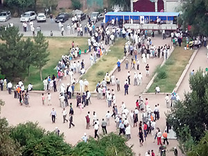В Бишкеке начался митинг против Временного правительства