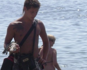 Под Судаком на пляже живет крокодил