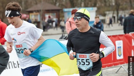Мэр Геннадий Кернес под номером 555 принял участие в первом международном марафоне