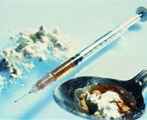 Крымских милиционеров и медиков наказали за то, что они плохо борются с наркоманией 