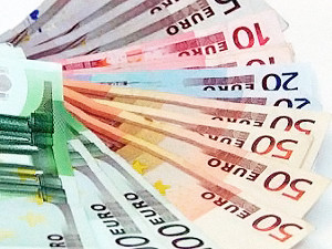 Курс евро пошел на спад в Украине