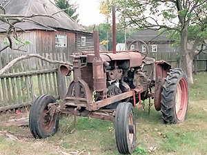 В Ровенской области 15-летний подросток ехал на самодельном тракторе 
