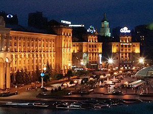 В Киеве во время Евро-2012 планируют показывать концерты и спектакли для футбольных фанатов