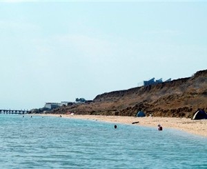 Крымская СЭС закрыла пляжи в Саках и Большой Алуште 
