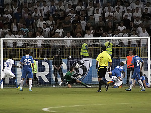 «Днепр»на родном стадионе проиграл  полякам из-за тренерских ошибок