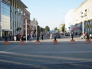Сотня днепропетровцев улеглась поспать прямо на центральной площади