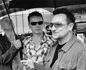 Боно - «Комсомолке»: «Пока U2 не выступили в России, мы не можем считаться великой рок-группой!»