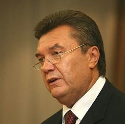 Янукович рассказал, почему хочет изменить Конституцию