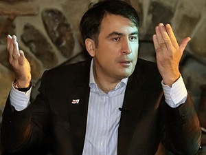 Саакашвили поднялся в небо за штурвалом самолета