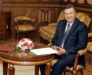 Янукович встретит 1 сентября в специализированной школе