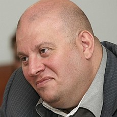 Бродский хочет заменить транспортный сбор акцизом на бензин