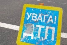 На трассе Харьков – Липцы автобус не разминулся с легковушками: 7 человек попали в больницу 