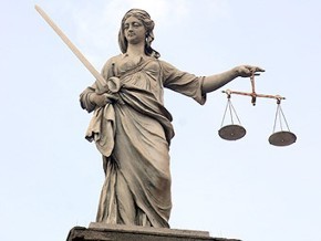 В Крыму будут судить декана-вымогателя 