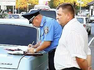 Юный одессит зарабатывал, переодеваясь в гаишника