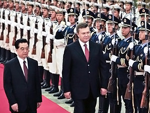 Губернатор Донецкой области не мыл руку после приветствия с главой Китая