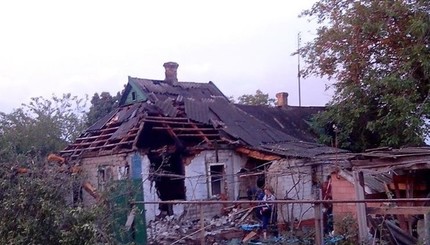 В Амвросиевке в результате столкновений пострадали жилые дома
