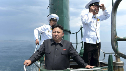 Ким Чен Ын вышел в море на подводной лодке