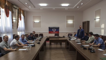 Мирные переговоры между сторонами конфликта на востоке Украины прошли в Донецке