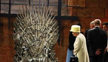 Английская королева оценила трон из 