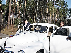 Янукович и Медведев примут участие в «императорском» автопробеге