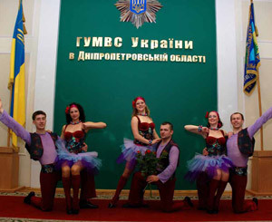 Поющие милиционеры начинают гастроли