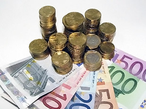 Евро подорожал в Украине на 6 копеек