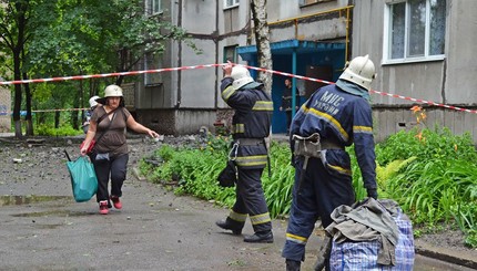 В Луганске после обстрела погибли люди