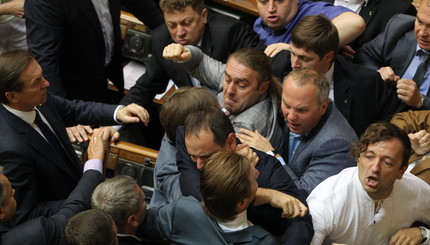 Депутата Левченко выгнали с заседания Рады