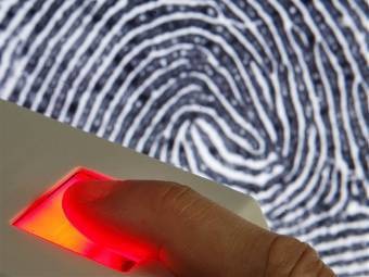 Германия выдаст иммигрантам биометрические удостоверения