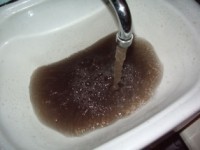 Симферопольцам подают воду с плесенью