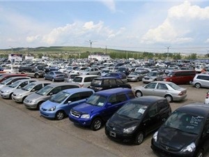 За старые автомобили из-за границы украинцам придется заплатить налог в 40-кратном размере