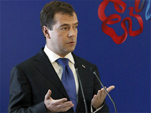 Дмитрий Медведев объяснил, за что отрешил Лужкова от должности