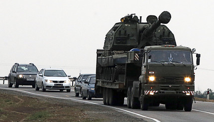 По дорогам Ростовской области разъезжает грузовик с гаубицей