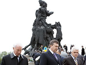 В Украине почтили память жертв Бабьего Яра