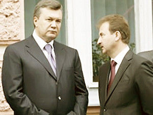 Янукович поручил Попову сдать новые станции метро, гаванский мост и медицинский центр до Нового года