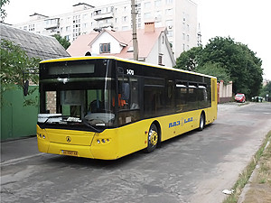 Сегодня и завтра киевские автобусы №1 и №3 будут ездить по измененному маршруту