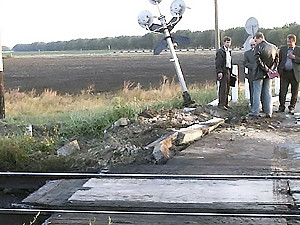 Одновременно с аварией под Марганцем, поезд раздавил трактор в Запорожской области