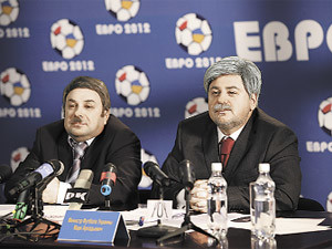 Цекало нанесли двойной удар по Евро-2012