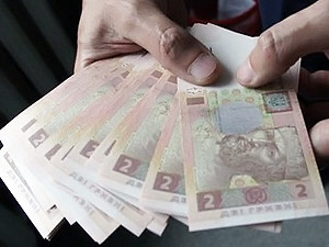 В долгах как в шелках: больше всего украинцы задолжали банкам и ЖКХ