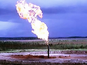 Азаров не против добывать газ на Ямале