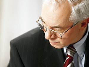 Азаров надеется, что Украина введет безвизовый режим к Евро-2012